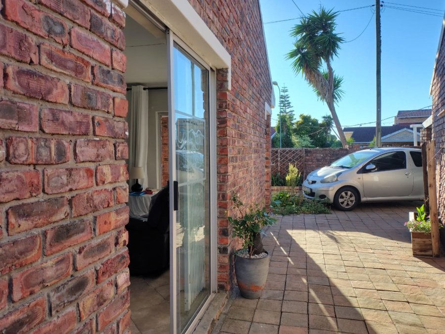 2 Bedroom Property for Sale in Kabega Park Eastern Cape